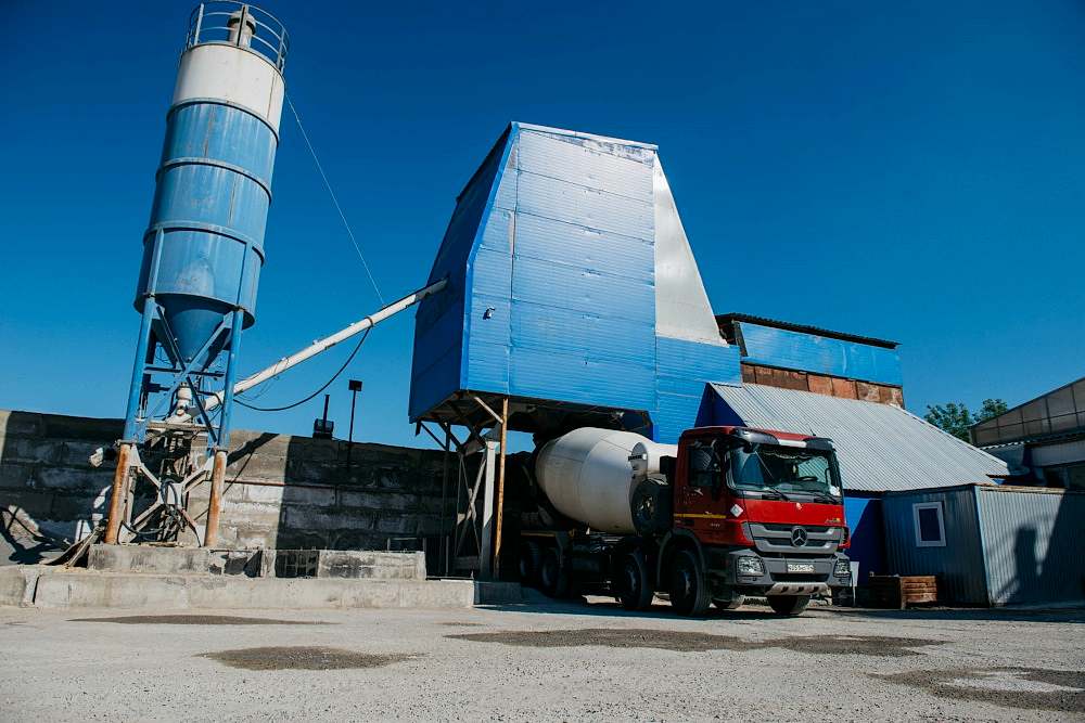 доставка бетона миксером